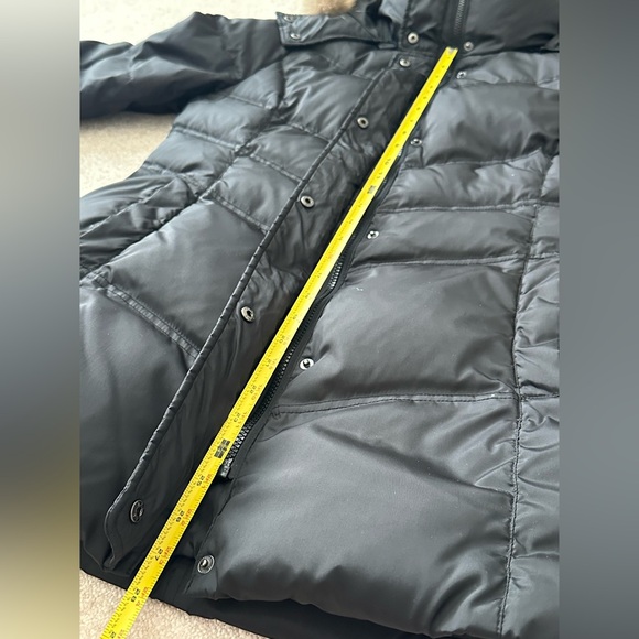 Marc New York, Andrew Marc - Women's Black Mid-Length Puffer Coat (L) - Picture 14 of 16